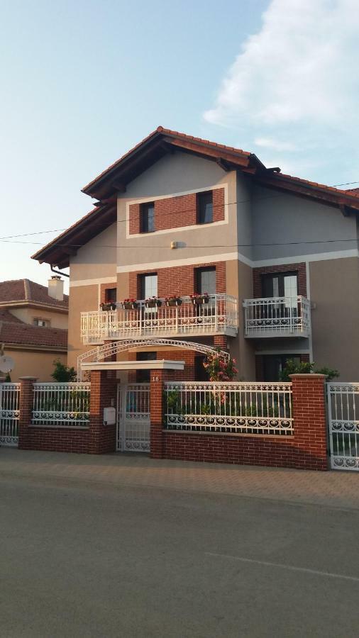 Enjoy Apartment Timişoara Buitenkant foto