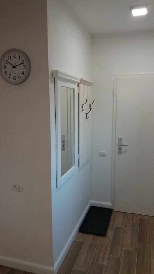 Enjoy Apartment Timişoara Buitenkant foto